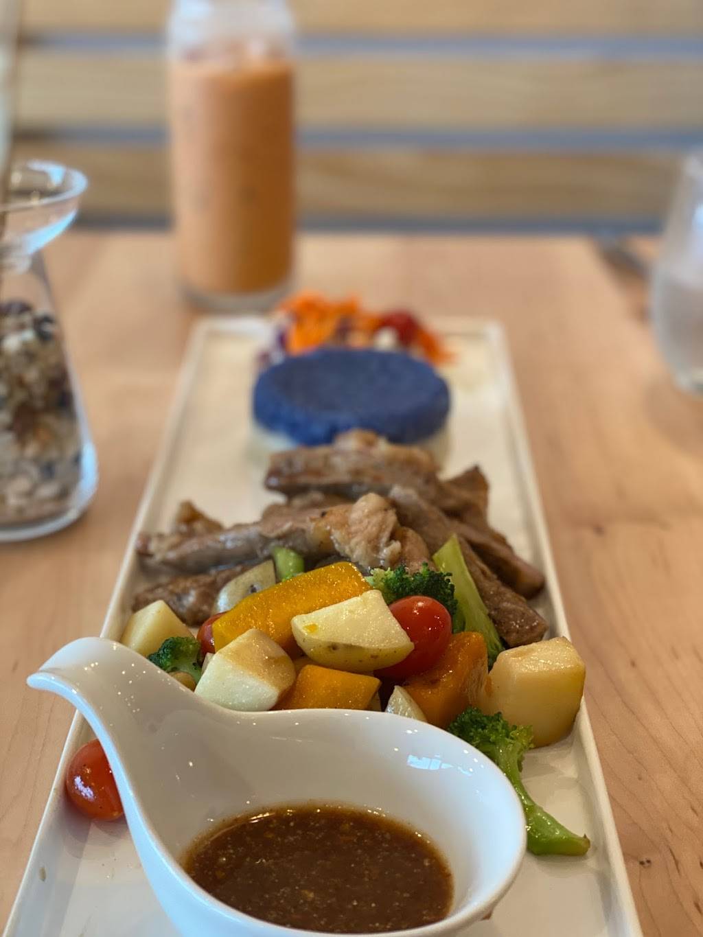 Ari District Thai Bistro | restaurant | 2525 Inwood Rd #123, Dallas, TX 75235, USA | 4697780075 OR +1 469-778-0075