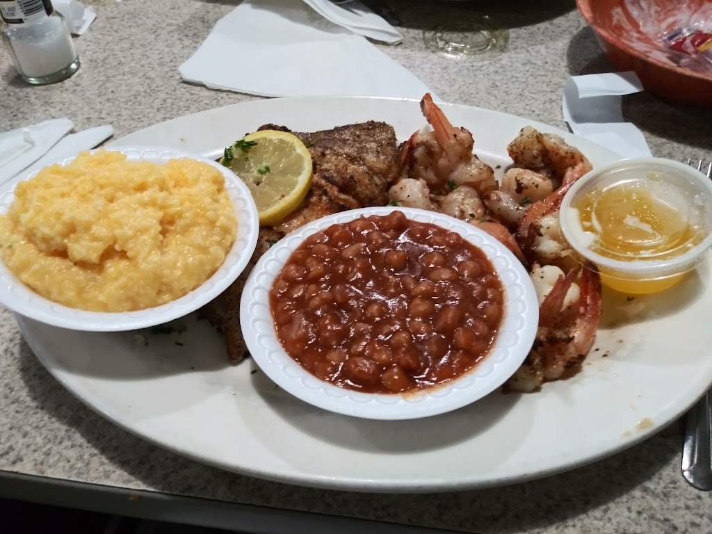 The Seineyard Seafood Restaurant | restaurant | 8056 Woodville Hwy, Tallahassee, FL 32305, USA | 8504219191 OR +1 850-421-9191