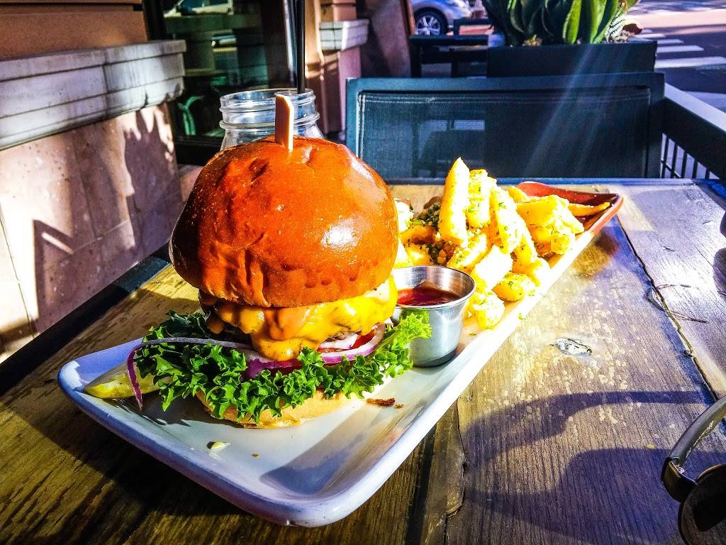 The Corner Drafthouse | restaurant | 495 Laurel St, San Diego, CA 92101, USA | 6192552631 OR +1 619-255-2631