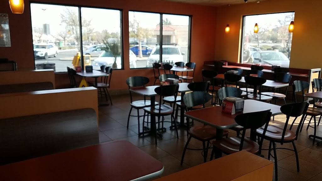 Jack in the Box | restaurant | 20168 CA-18, Apple Valley, CA 92307, USA | 7609462203 OR +1 760-946-2203