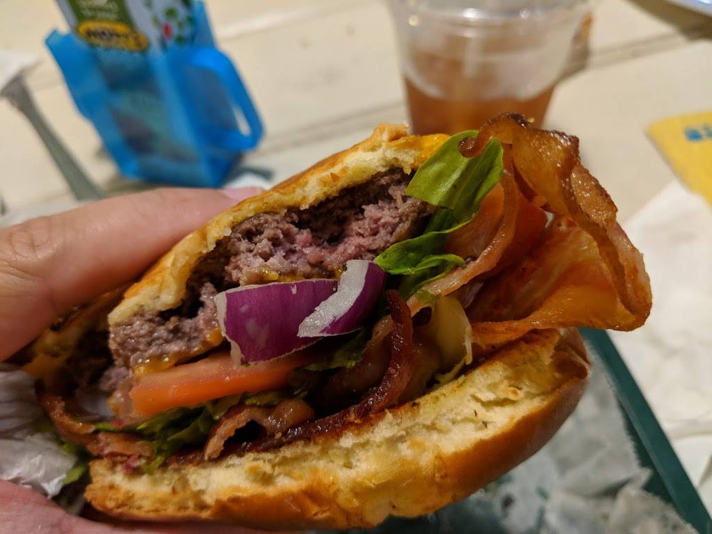 Ginnys & Jane Es Cafe and Gift Store | cafe | 9807 Gulf Dr, Anna Maria, FL 34216, USA | 9417783170 OR +1 941-778-3170