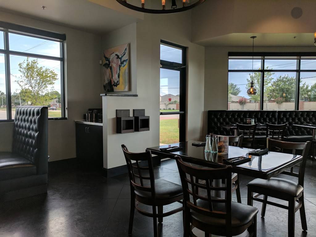 El Toro Chino Latin + Asian Kitchen | restaurant | 2801 36th Ave NW, Norman, OK 73072, USA | 4057018676 OR +1 405-701-8676