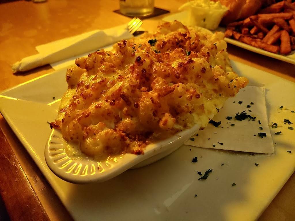 Bishop Hill Tavern | restaurant | 2868 Hartford Ave, Johnston, RI 02919, USA | 4019340097 OR +1 401-934-0097