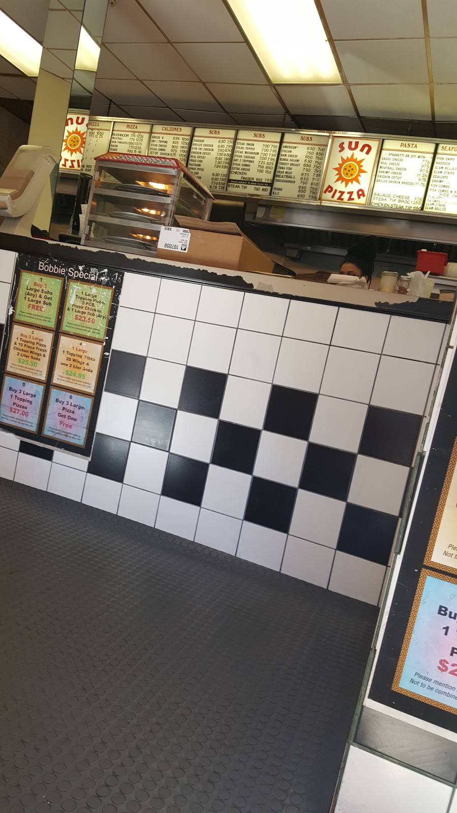 Sun Pizza | restaurant | 46 Washington St, Dorchester, MA 02121, USA | 6175411991 OR +1 617-541-1991