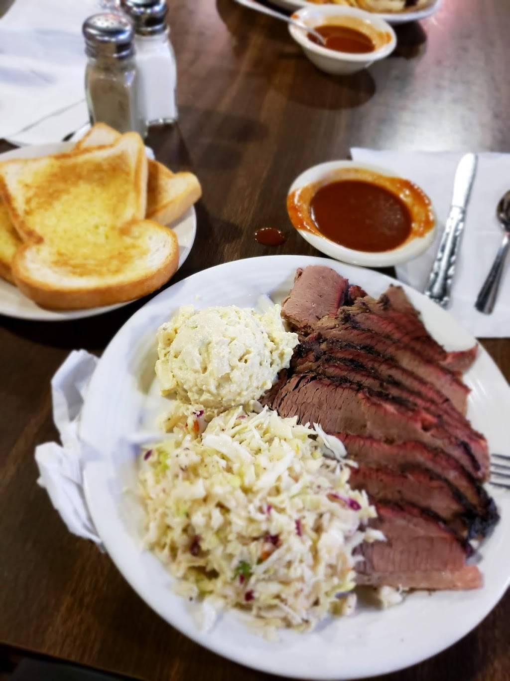Old Hickory Inn Barbecue | restaurant | 3334 FM 1092 Rd #400, Missouri City, TX 77459, USA | 2814998904 OR +1 281-499-8904