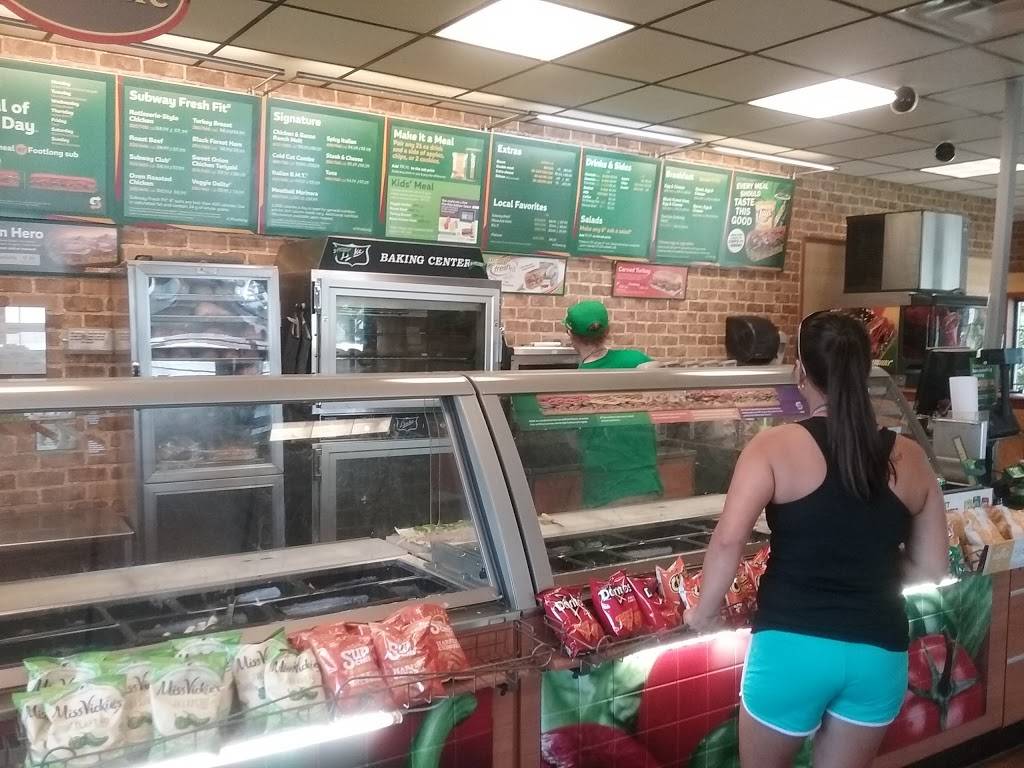 Subway | restaurant | 210 W Main St, Hulbert, OK 74441, USA | 9187723422 OR +1 918-772-3422