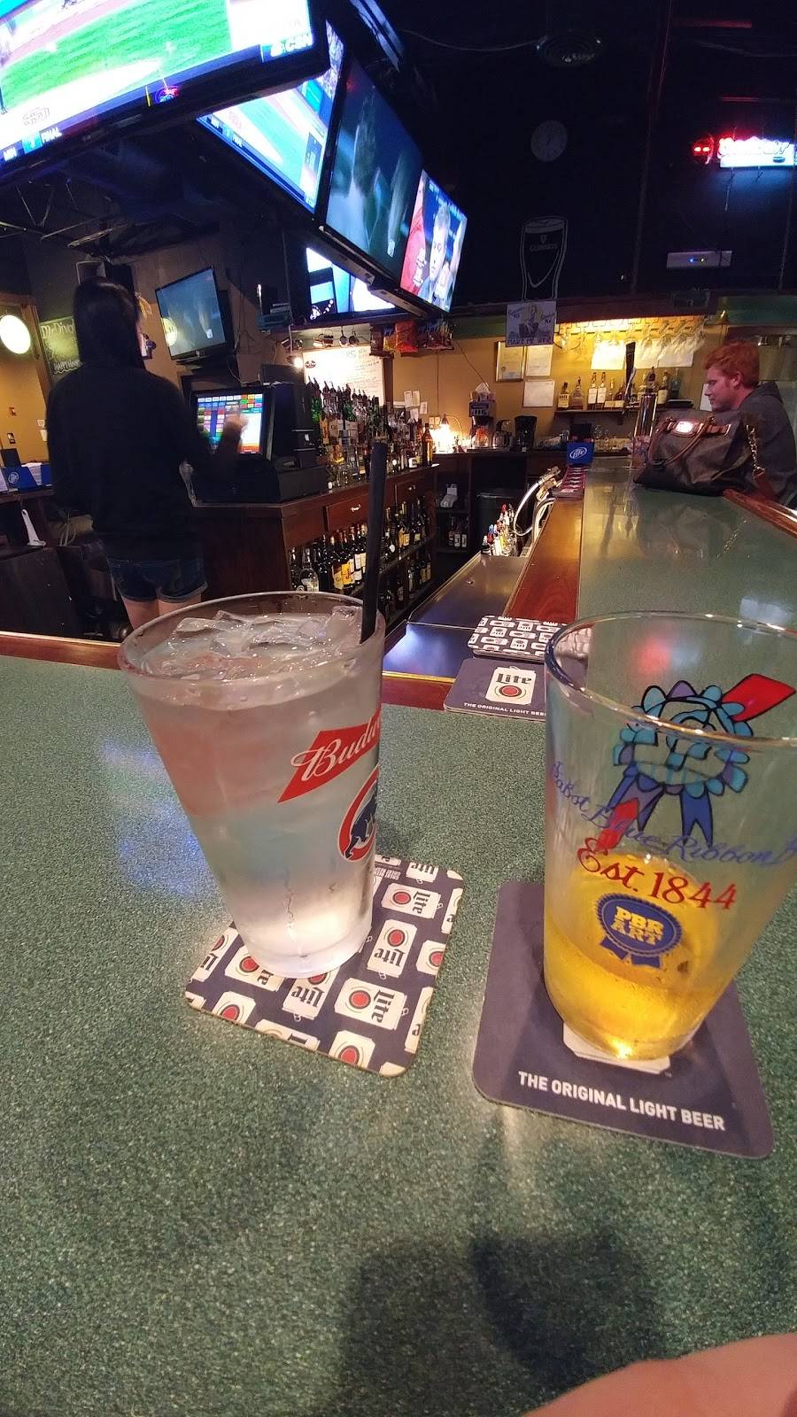 McDivots Sports Bar & Grill | restaurant | 12900 South La Grange Road, Palos Park, IL 60464, USA | 7083615687 OR +1 708-361-5687