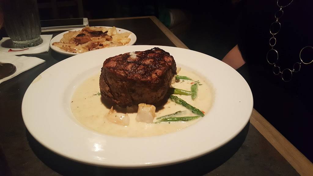 Chris McDs | restaurant | 1400 Forum Blvd #38, Columbia, MO 65203, USA | 5734466237 OR +1 573-446-6237