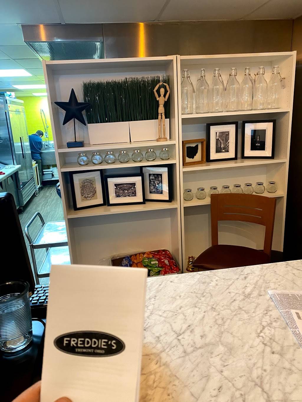 Freddies | restaurant | 2173 Professor Ave, Cleveland, OH 44113, USA | 2164170867 OR +1 216-417-0867