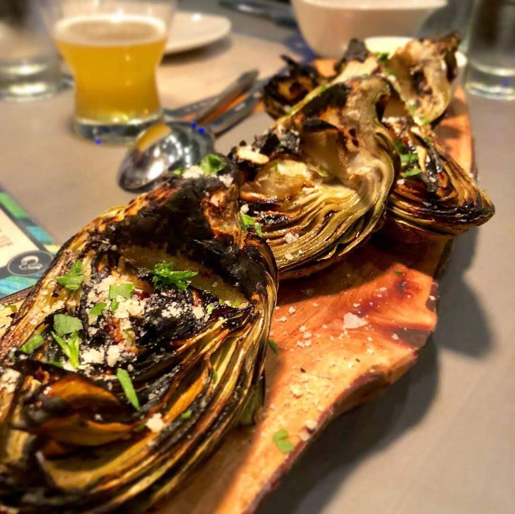 Foxyco | restaurant | 921 N Riverfront Blvd #300, Dallas, TX 75207, USA | 2142955532 OR +1 214-295-5532