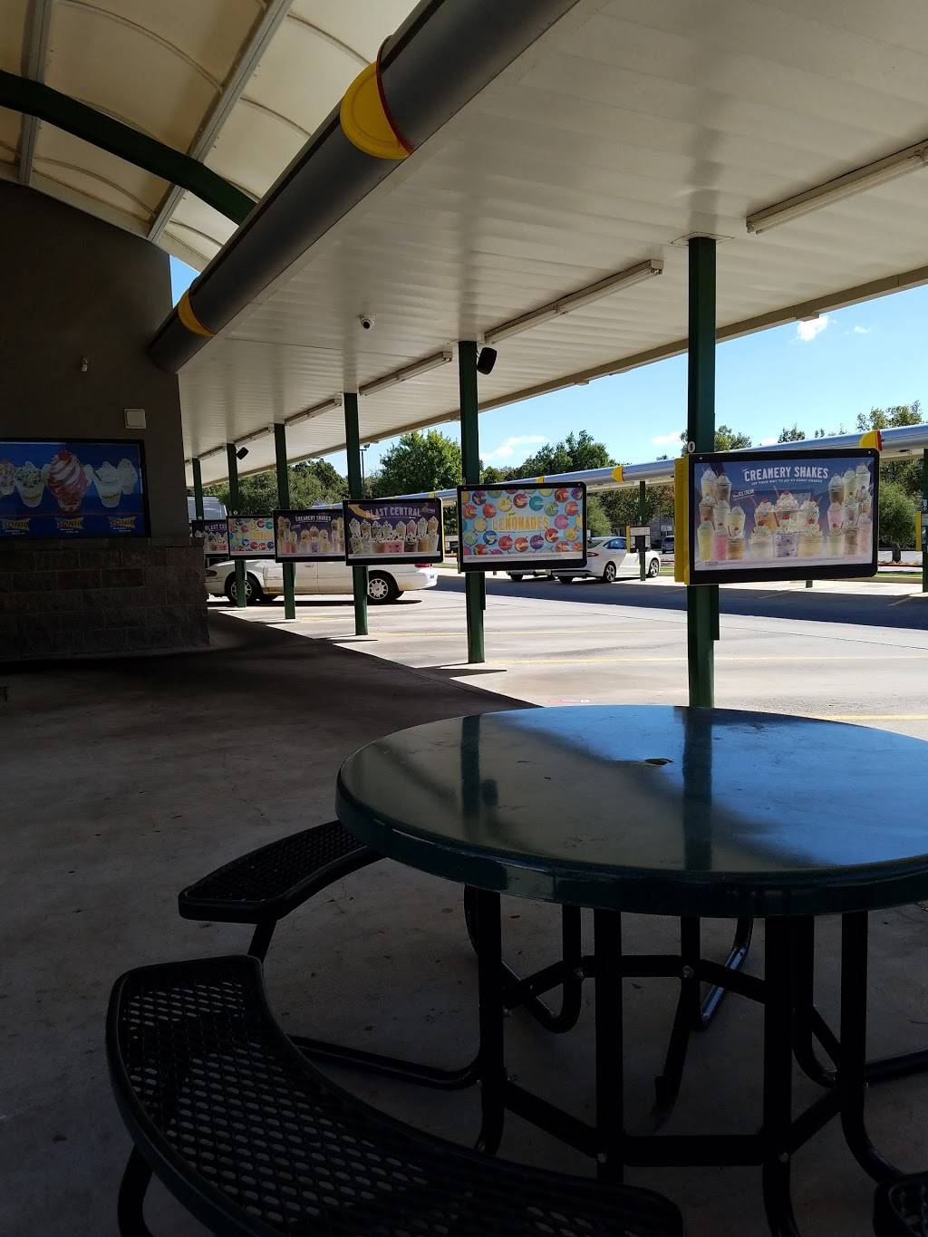 Sonic Drive-In | restaurant | 7957 NW 21st St, Bethany, OK 73008, USA | 4057871262 OR +1 405-787-1262