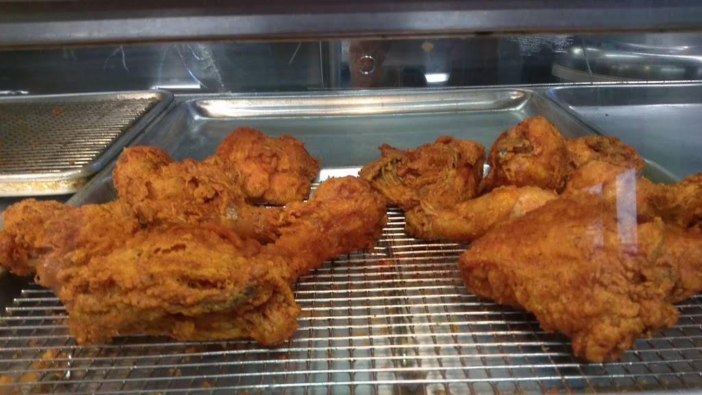 U.S FRIED CHICKEN AND GYROS | restaurant | 305 Walnut St, Springfield, MA 01109, USA | 4137333300 OR +1 413-733-3300