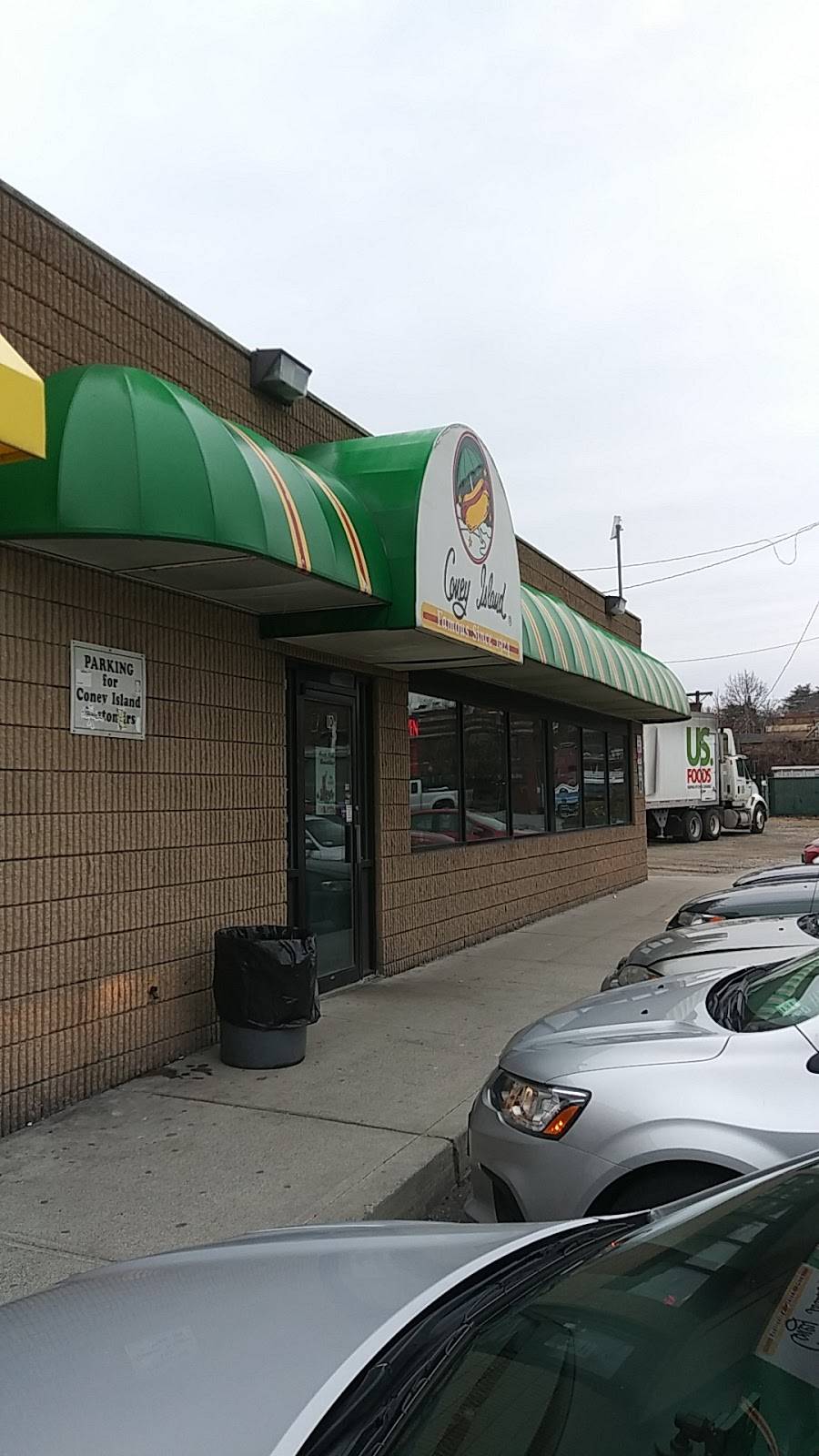 Coney Island | restaurant | 14 Railroad Ave, Middletown, NY 10940, USA | 8453433714 OR +1 845-343-3714