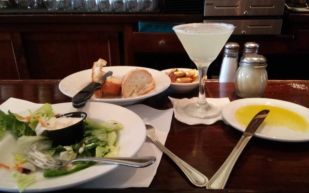 Bimbos Italian Restaurant | restaurant | 1318 Riverside Dr, McHenry, IL 60050, USA | 8153851444 OR +1 815-385-1444