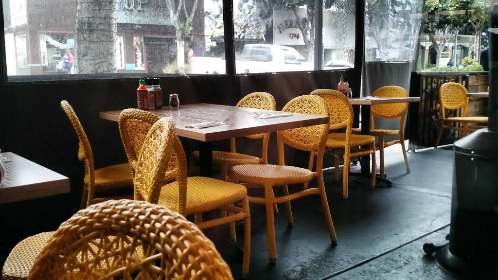 Sidewalk Grill | restaurant | 1727 N Vermont Ave #102, Los Angeles, CA 90027, USA | 3236693354 OR +1 323-669-3354