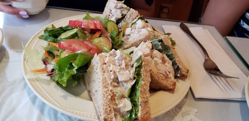 The Tea Room | restaurant | 223 Queen St S, Mississauga, ON L5M 1L6, Canada | 9055427674 OR +1 905-542-7674