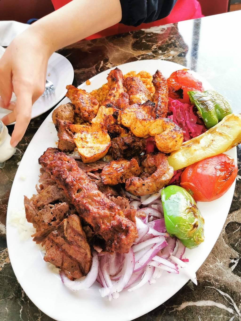 DönerG Charcoal Barbecue | restaurant | 10165 Yonge St #3, Richmond Hill, ON L4C 1T5, Canada | 9058833887 OR +1 905-883-3887