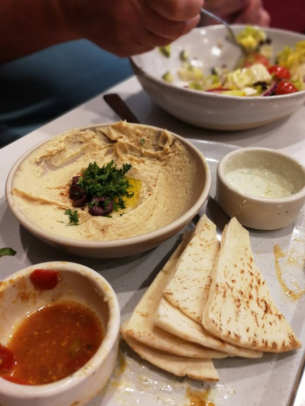 Grilliant | restaurant | 10861 Lindbrook Dr, Los Angeles, CA 90024, USA | 3102341144 OR +1 310-234-1144