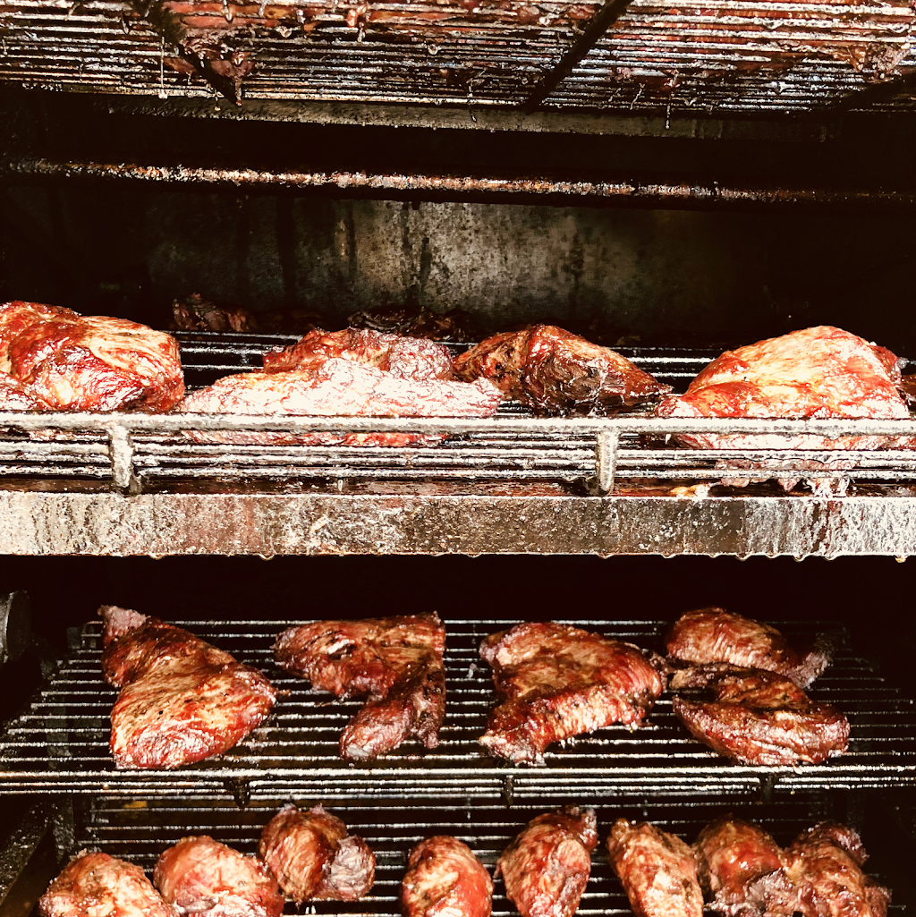 Backyard Bar BQ | restaurant | 2329 Jolly Rd, Okemos, MI 48864, USA | 5173818290 OR +1 517-381-8290