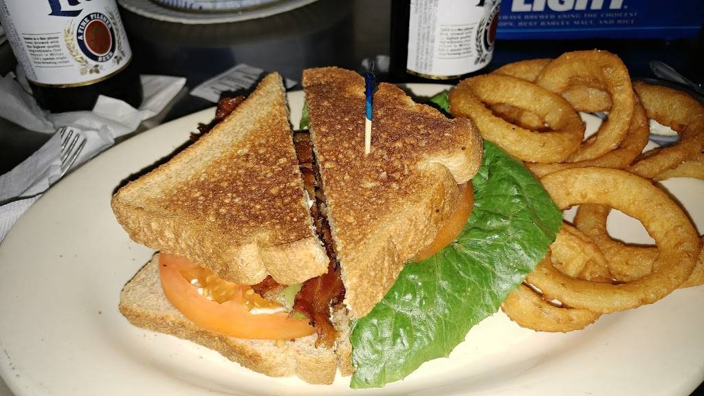 Skinnys Bar & Grill | restaurant | 13228 US-19, Hudson, FL 34667, USA | 7278634400 OR +1 727-863-4400