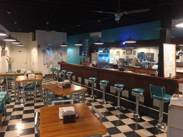 The Cool Cat Ice Cream Bowl | restaurant | 229 S Benzie Blvd, Beulah, MI 49617, USA | 2313834231 OR +1 231-383-4231