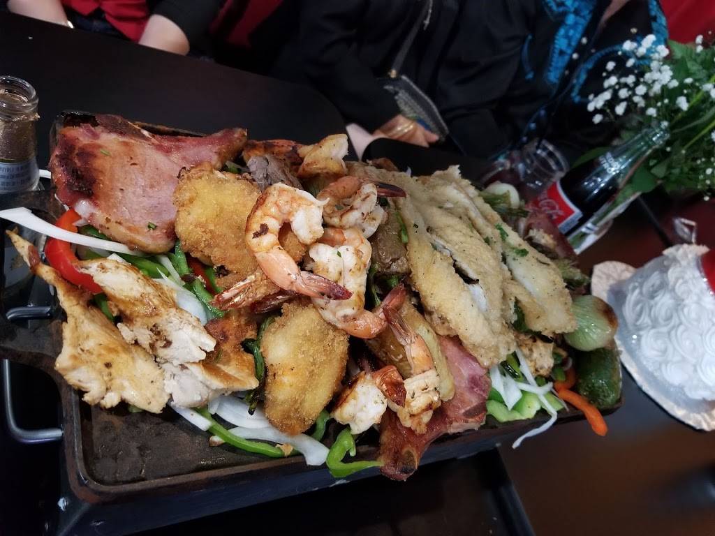 MARISCOS MR. LUCKYS RESTAURANT | restaurant | 555 S Federal Blvd, Denver, CO 80219, USA | 7202385256 OR +1 720-238-5256