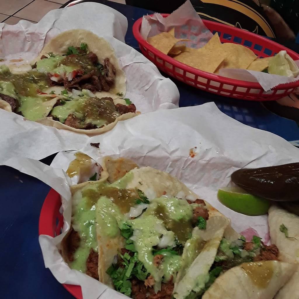 Tacos y Salsas | restaurant | 2284 S Chambers Rd, Aurora, CO 80014, USA | 3032831616 OR +1 303-283-1616