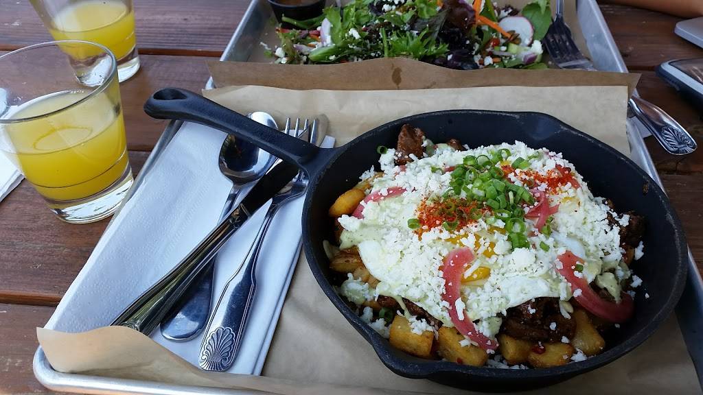 Revelry Kitchen + Bar | restaurant | 1410 E 6th St, Austin, TX 78702, USA | 5123225223 OR +1 512-322-5223