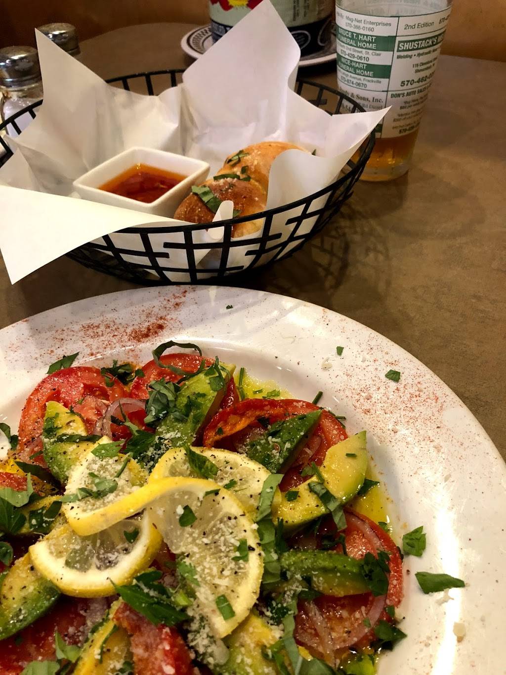 Vitos Coal Fired Pizza | restaurant | Coal Creek Plaza, 400 Terry Rich Blvd, St Clair, PA 17970, USA | 5704291888 OR +1 570-429-1888