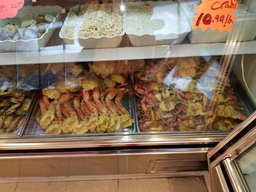 Rainbow Seafoods | restaurant | 7562 Haverford Ave, Philadelphia, PA 19151, USA | 2158772100 OR +1 215-877-2100