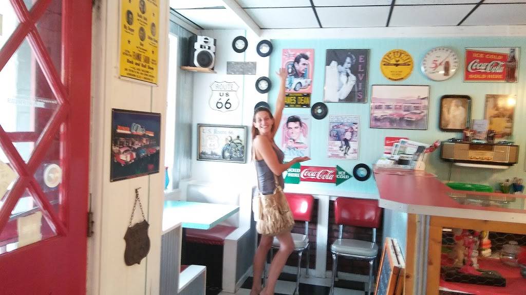 Jennys Malt Shop & Diner | restaurant | 923 16th St, Greeley, CO 80631, USA | 9703527036 OR +1 970-352-7036