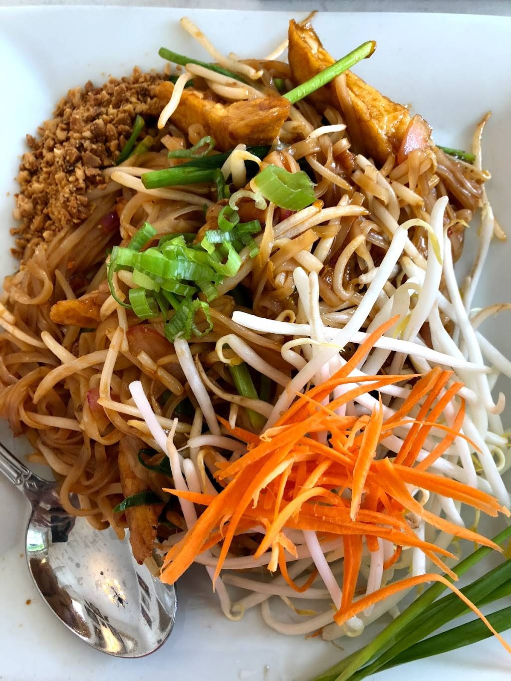 Arayas Place | restaurant | 2808 E Madison St, Seattle, WA 98112, USA | 2064026634 OR +1 206-402-6634