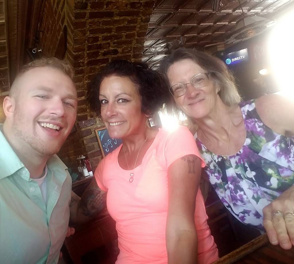 Lakeside Restaurant & Watering Hole | restaurant | 950 Black Oak Rd, Bonneau, SC 29431, USA | 8437491450 OR +1 843-749-1450