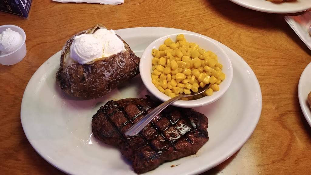 Texas Roadhouse | restaurant | 201 E Turner St, Terre Haute, IN 47802, USA | 8122343378 OR +1 812-234-3378