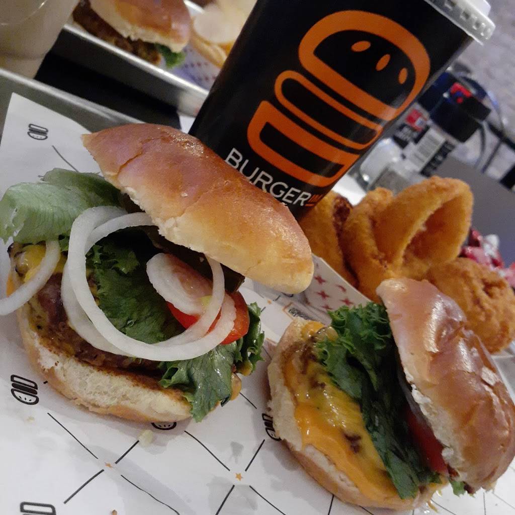 Burgerim Gourmet Burgers | restaurant | 318 Bedford Ave, Brooklyn, NY 11249, USA | 9179091202 OR +1 917-909-1202