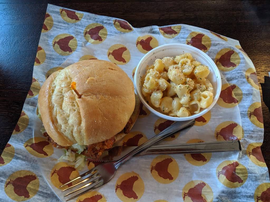 Joellas Hot Chicken | restaurant | 840 Ernest W Barrett Pkwy NW, Kennesaw, GA 30144, USA | 7704268144 OR +1 770-426-8144