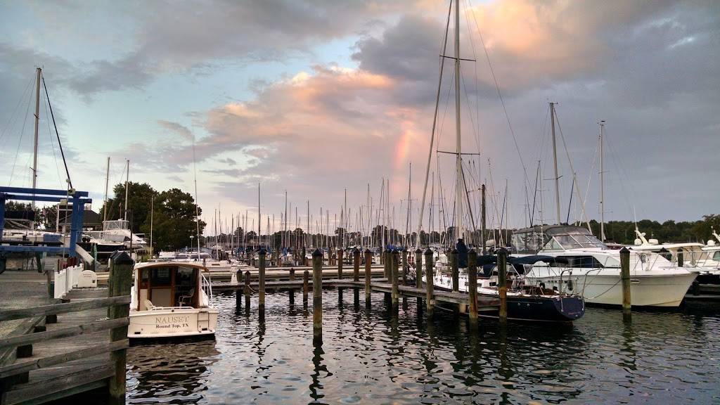 Safe Harbor Zahnisers | restaurant | 245 C St, Solomons, MD 20688, USA | 4103262166 OR +1 410-326-2166