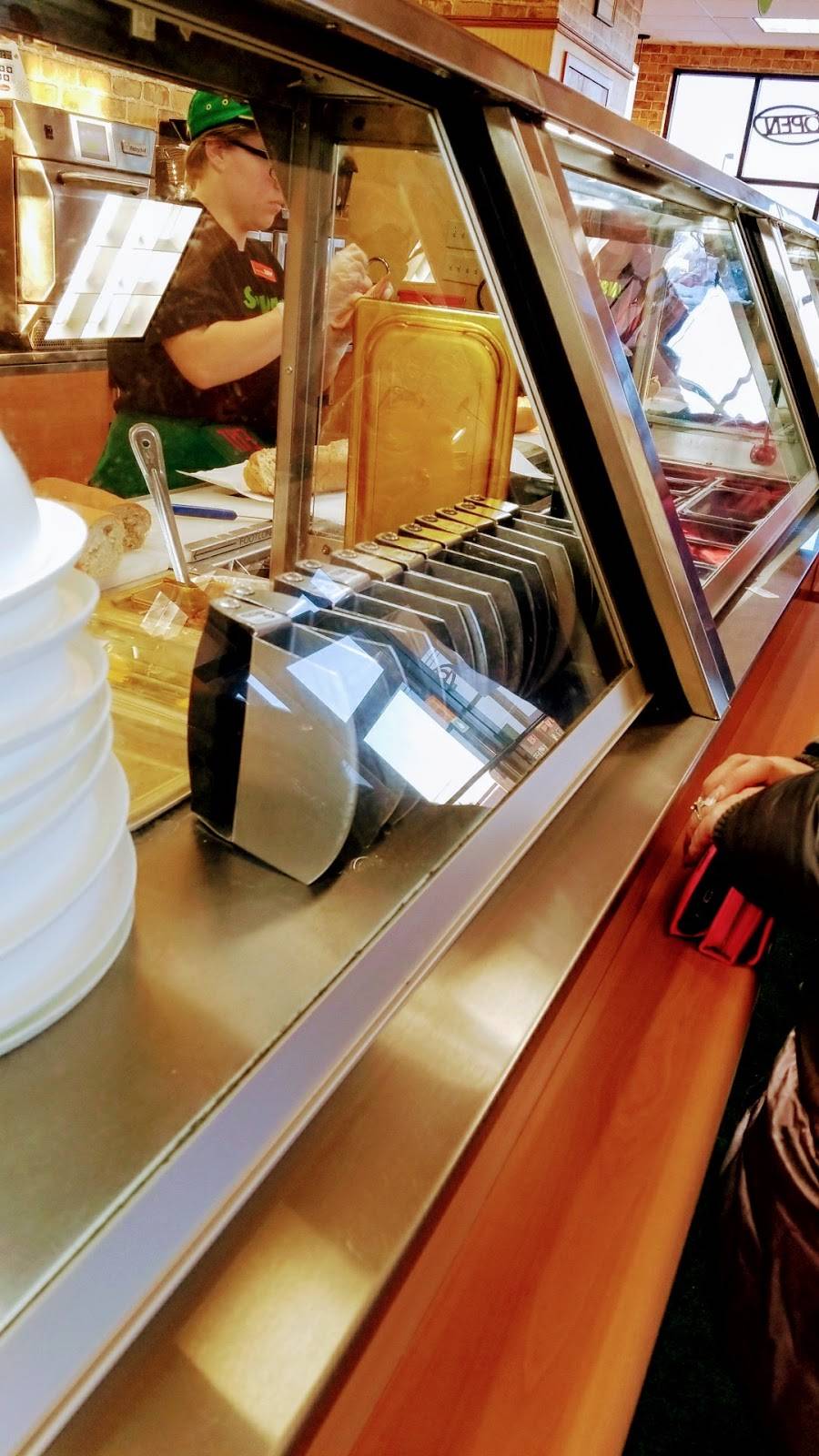 Subway Restaurants | restaurant | 1646 State Rd 44 E, Shelbyville, IN 46176, USA | 3173982549 OR +1 317-398-2549