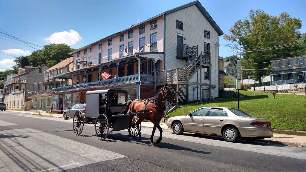 Rocco & Annas Ristorante | restaurant | 302 Main St, Parkesburg, PA 19365, USA | 6108573751 OR +1 610-857-3751