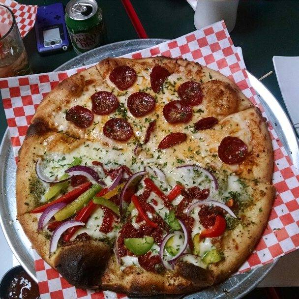 Red Stone Bistro | restaurant | 2635 Whittier Blvd, Los Angeles, CA 90023, USA | 3236852198 OR +1 323-685-2198