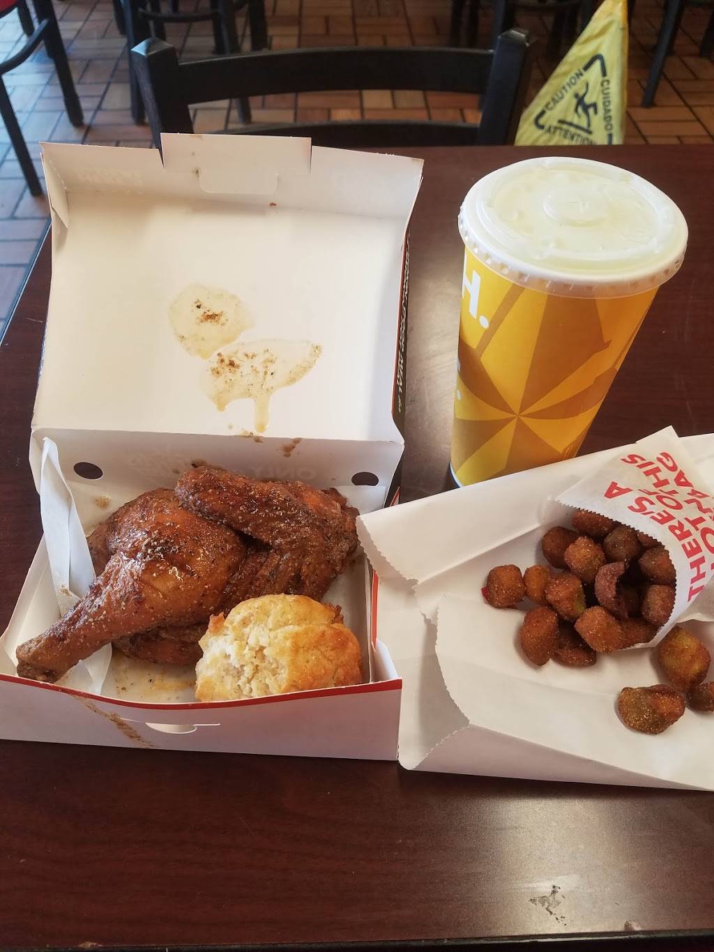 Churchs Chicken | restaurant | 3510 Central Ave, St. Petersburg, FL 33711, USA | 7273211400 OR +1 727-321-1400