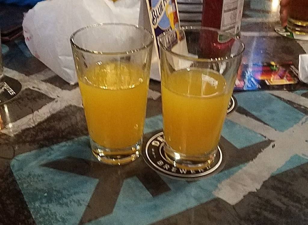 Coachs Bar & Grill | restaurant | 10162 SW Park Way, Portland, OR 97225, USA | 5032038250 OR +1 503-203-8250