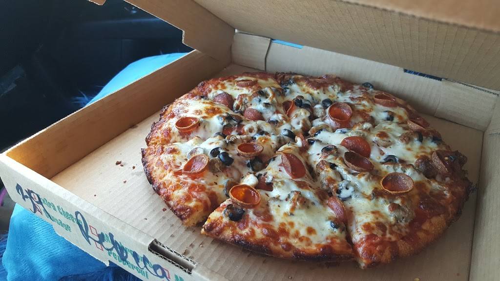 Borderline Pizza | restaurant | 1145 US-69, Forest City, IA 50436, USA | 6415853151 OR +1 641-585-3151