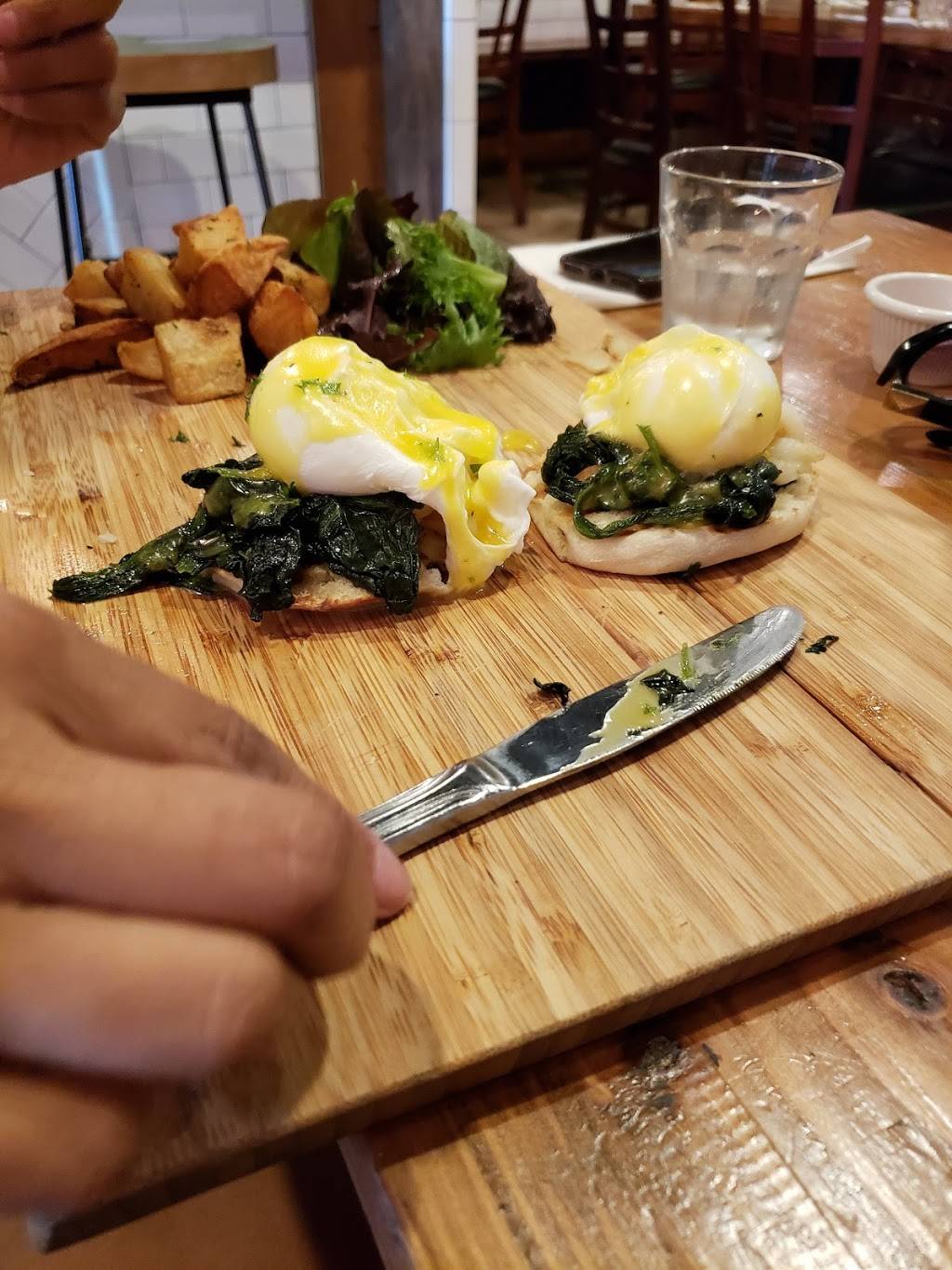 Porto Salvo | restaurant | 424 E 161st St, Bronx, NY 10451, USA | 9293767866 OR +1 929-376-7866