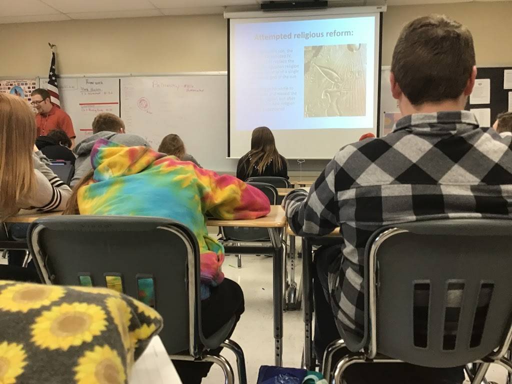 Brunos Pizzeria | restaurant | 1447 E Wabash St, Frankfort, IN 46041, USA | 7656592121 OR +1 765-659-2121