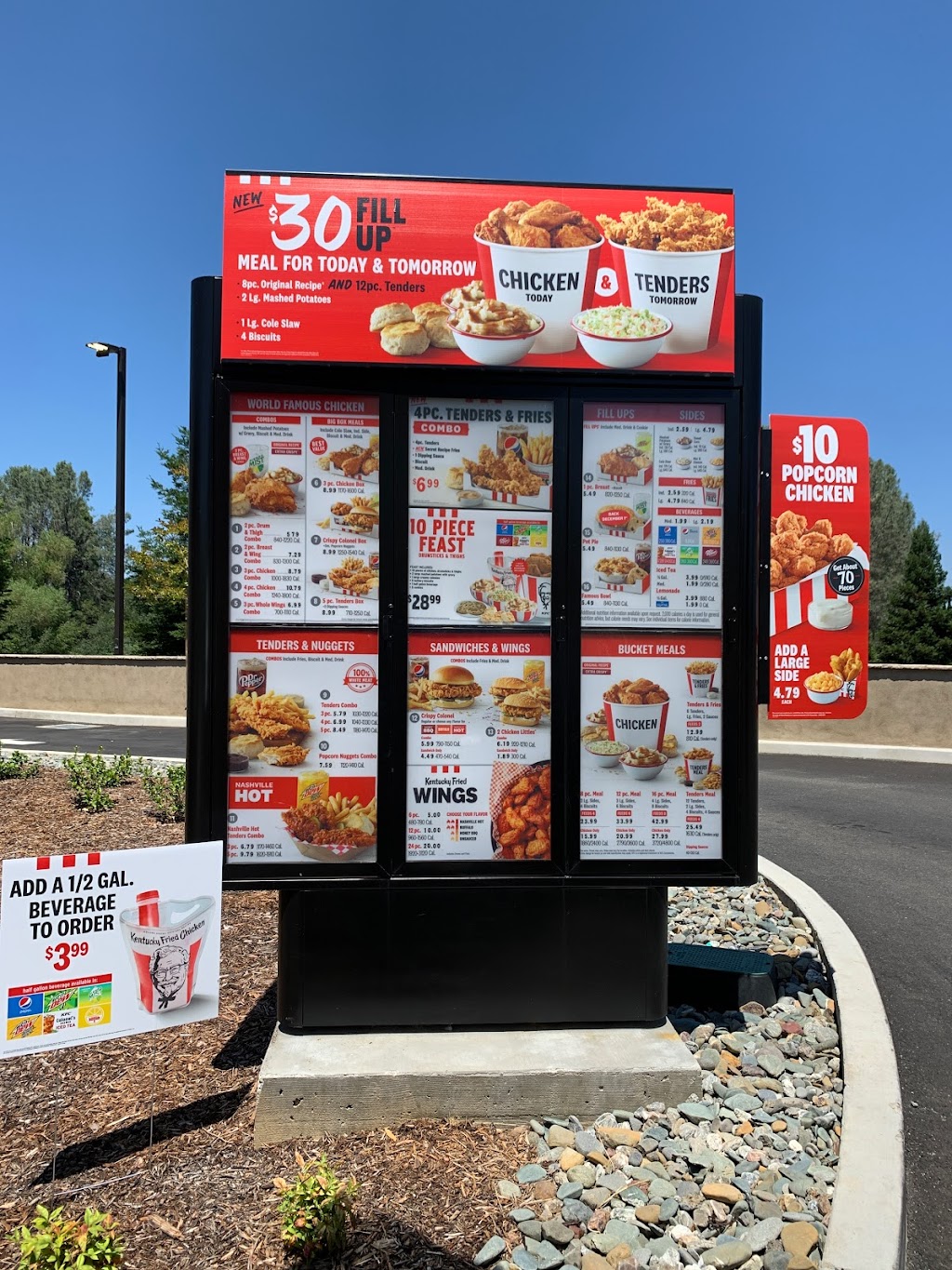 KFC | restaurant | 135 Lake Blvd E, Redding, CA 96003, USA | 5303951340 OR +1 530-395-1340