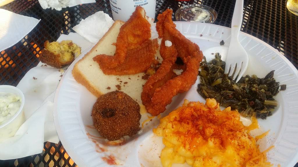 Guss World Famous Fried Chicken | restaurant | 2816 W 47th St, Kansas City, KS 66103, USA | 9132327091 OR +1 913-232-7091