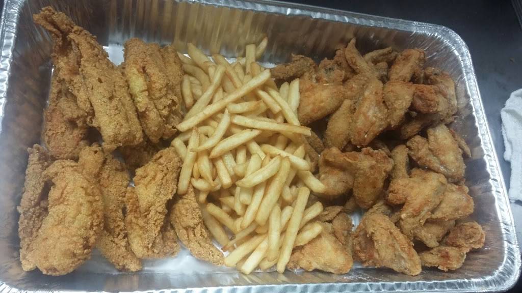 JJ Fish and Chicken | meal takeaway | 2453, 3948 W Cermak Rd, Chicago, IL 60623, USA | 7732774000 OR +1 773-277-4000