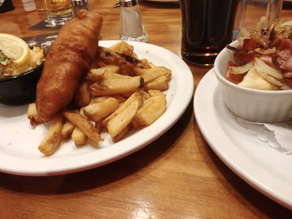 The Cat & The Fiddle Lindsay | restaurant | 49 William St N, Lindsay, ON K9V 3Z9, Canada | 7058784312 OR +1 705-878-4312