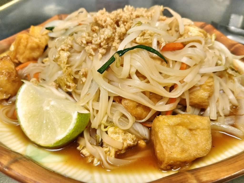 Yans China Bistro | restaurant | 146 Humphrey St, Swampscott, MA 01907, USA | 7815933308 OR +1 781-593-3308